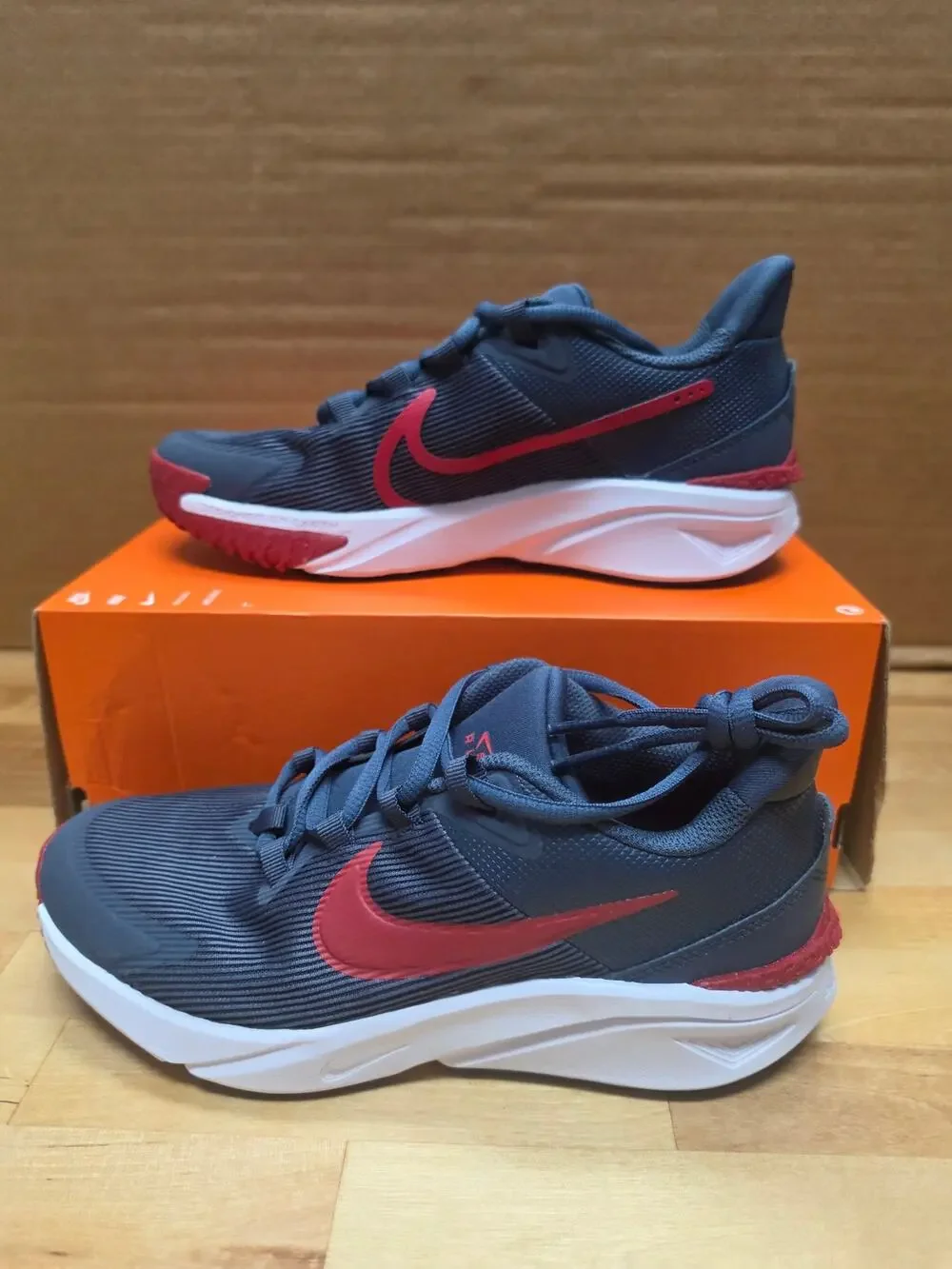 Nike Star Runner 4 NN (GS) Boys 5.5Y